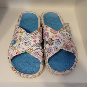 Muk Luks Spa Day SzM(7-8)Colorful Patterned Slide Sandals